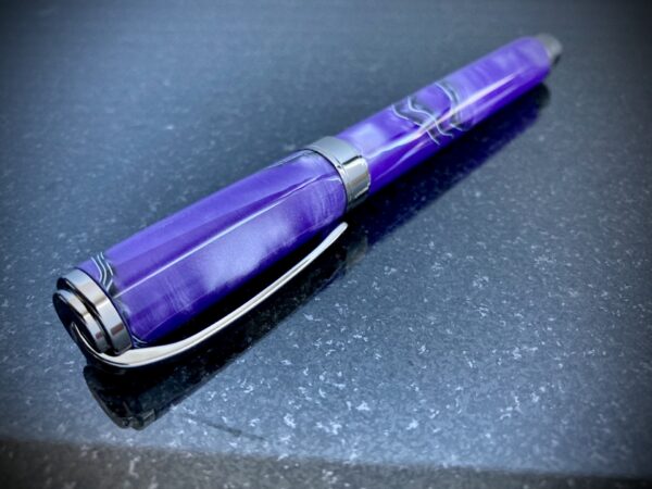 #0370 Purple Mesh Fountain Pen